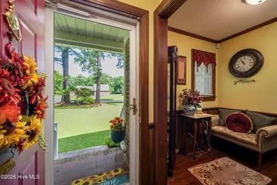 1002 Karen Drive, New Bern, NC 28562 - Photo 9