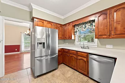 335 W Hedgelawn Way, Southern Pines, NC 28387 - Photo 13