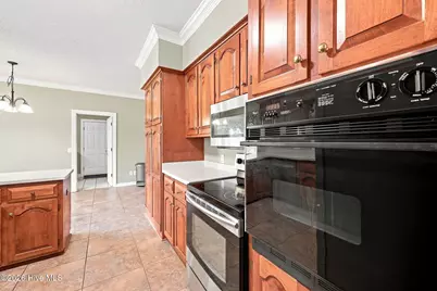 335 W Hedgelawn Way, Southern Pines, NC 28387 - Photo 11