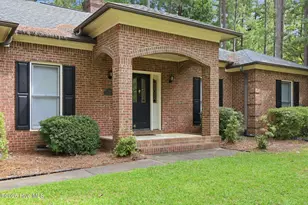 335 W Hedgelawn Way, Southern Pines, NC 28387 - Photo 5