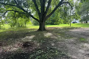201 N White St, Whitakers, NC 27891 - Photo 21