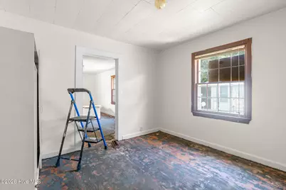 605 E Covington Street, Laurinburg, NC 28352 - Photo 11