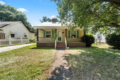 605 E Covington Street, Laurinburg, NC 28352 - Photo 1