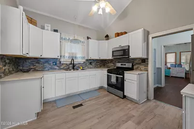 307 W Canary Street, Dunn, NC 28334 - Photo 15