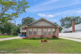 307 W Canary St, Dunn, NC 28334 - Photo 1