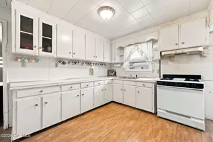 113 E 1st St, Kinston, NC 28504 - Photo 7