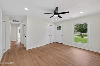 300 Walnut Drive, Jacksonville, NC 28540 - Photo 5