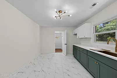 300 Walnut Drive, Jacksonville, NC 28540 - Photo 7