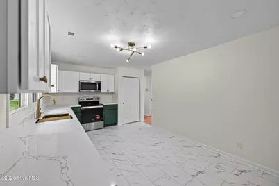 300 Walnut Drive, Jacksonville, NC 28540 - Photo 9
