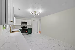 300 Walnut Dr, Jacksonville, NC 28540 - Photo 9