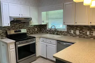 221 E Bladen St, Bladenboro, NC 28320 - Photo 13