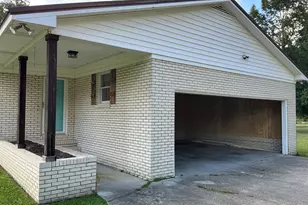 221 E Bladen St, Bladenboro, NC 28320 - Photo 7