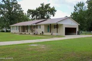 221 E Bladen St, Bladenboro, NC 28320 - Photo 3