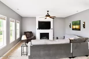 103 Amberwine Cir, Richlands, NC 28574 - Photo 15