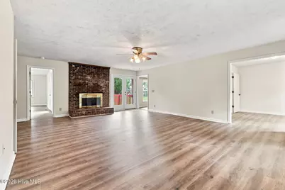 924 E Winds Lane, Fayetteville, NC 28311 - Photo 5