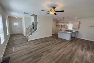 198 Holden Ln, Aberdeen, NC 28315 - Photo 5