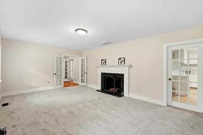 2610 Evans Street, Greenville, NC 27834 - Photo 9
