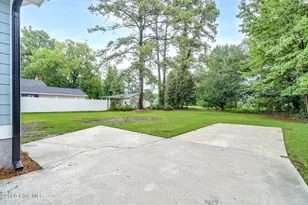 615 S Raleigh St, Wallace, NC 28466 - Photo 25