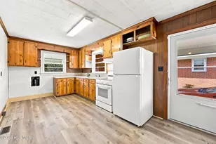 205 N Edgewood Ave, Williamston, NC 27892 - Photo 19