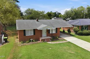 205 N Edgewood Ave, Williamston, NC 27892 - Photo 3