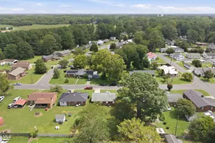 205 N Edgewood Ave, Williamston, NC 27892 - Photo 9