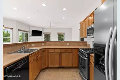 642 S Fourth Avenue S, Kure Beach, NC 28449 - Photo 11