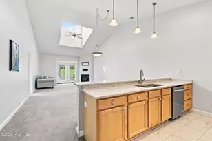 505 Village Green Dr, Morehead City, NC 28557 - Photo 5