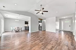 102 Prelude Dr, Richlands, NC 28574 - Photo 5