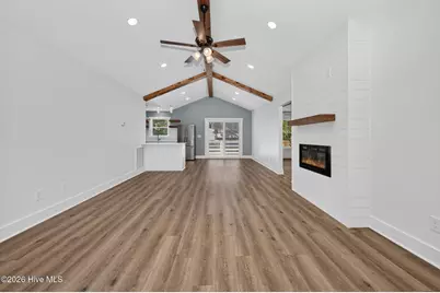 137 NE 31st Street, Oak Island, NC 28465 - Photo 9