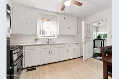 404 Dewey Street SW, Wilson, NC 27893 - Photo 3