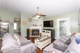 511 Sassy Ct, Richlands, NC 28574 - Photo 15