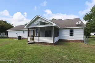 2011 Cambridge Downs Dr, Morehead City, NC 28557 - Photo 31