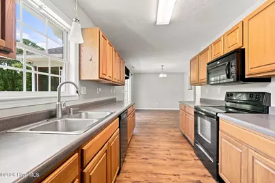 308 Carrie Court, Newport, NC 28570 - Photo 9
