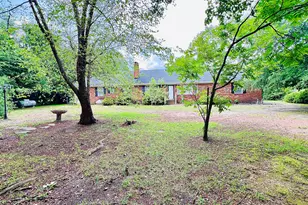 105 Country Club Cir, Clinton, NC 28328 - Photo 15