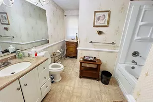 105 Country Club Cir, Clinton, NC 28328 - Photo 7