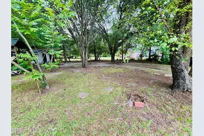 105 Country Club Circle, Clinton, NC 28328 - Photo 17