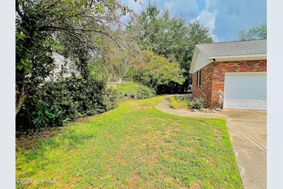 105 Country Club Circle, Clinton, NC 28328 - Photo 13
