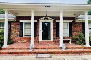 105 Country Club Cir, Clinton, NC 28328 - Photo 3