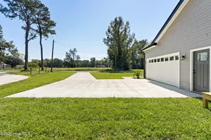 706 W Bridgers St Ext, Burgaw, NC 28425 - Photo 5