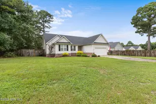231 English Walnut Dr, Richlands, NC 28574 - Photo 3