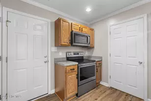 231 English Walnut Dr, Richlands, NC 28574 - Photo 9