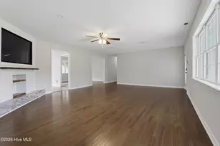 113 Stuart Ave, Lake Waccamaw, NC 28450 - Photo 17