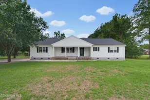113 Stuart Ave, Lake Waccamaw, NC 28450 - Photo 3