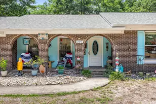 307 Yaupon Dr, Southport, NC 28461 - Photo 5