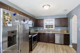 613 Denim Dr, Richlands, NC 28574 - Photo 5