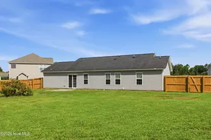 613 Denim Dr, Richlands, NC 28574 - Photo 17