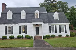 110 Foxcroft Dr, Clinton, NC 28328 - Photo 1