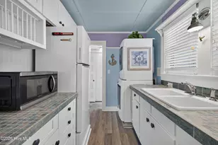 617 S 3rd Ave, Kure Beach, NC 28449 - Photo 25