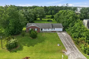 3605 Plantation Rd, Morehead City, NC 28557 - Photo 5
