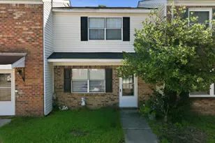 204 Myrtlewood Cir, Jacksonville, NC 28546 - Photo 1